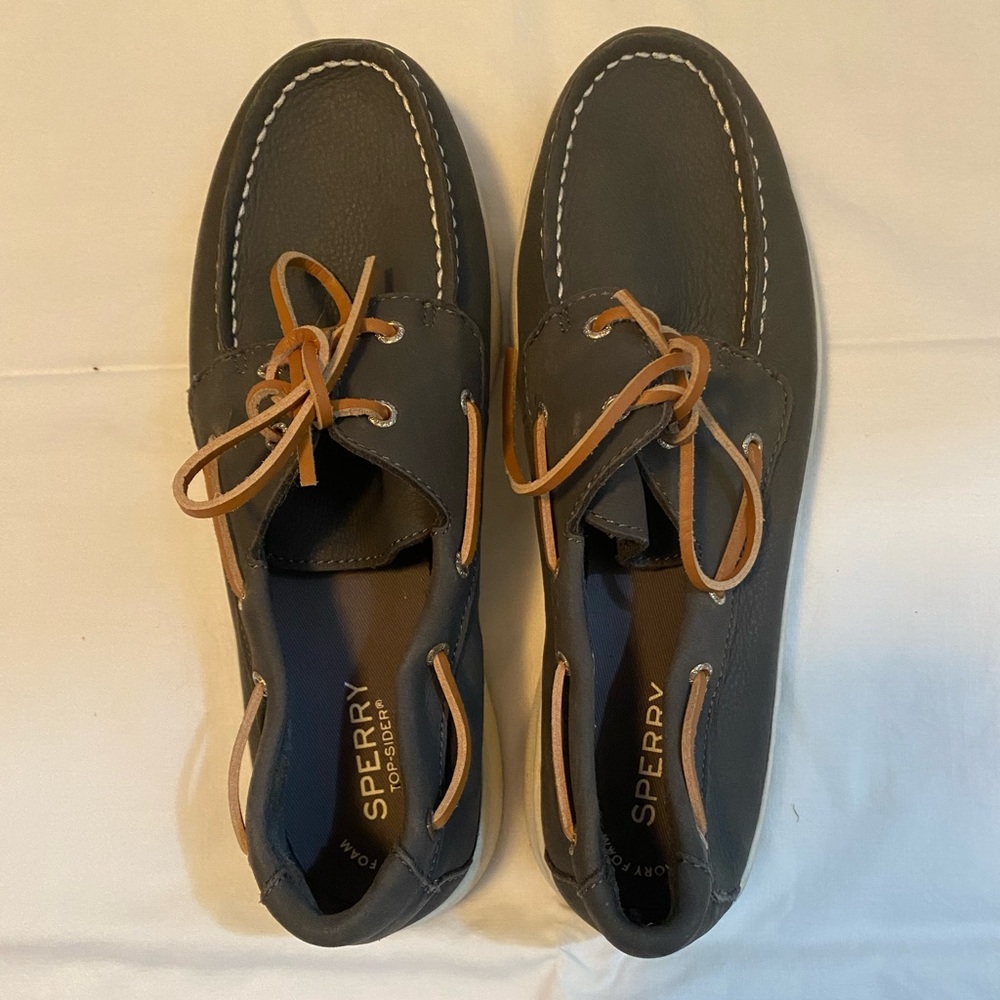 Blue leather boys sperry cup II boat shoe size US 6